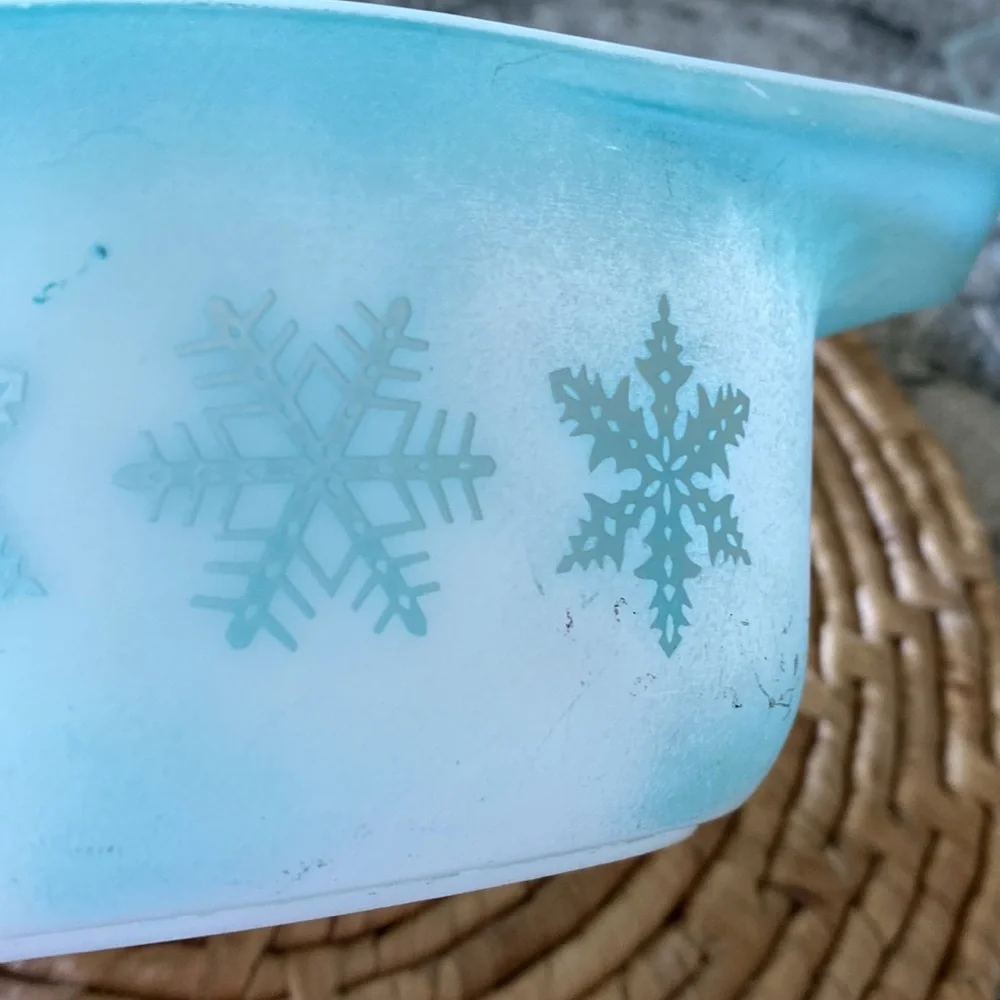 Vintage Pyrex 1.5 Qt. #32 Casserole With Lid!